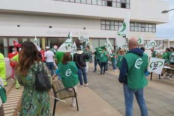 Protesta de los trabajadores del Ayuntamiento de Telde/TA.